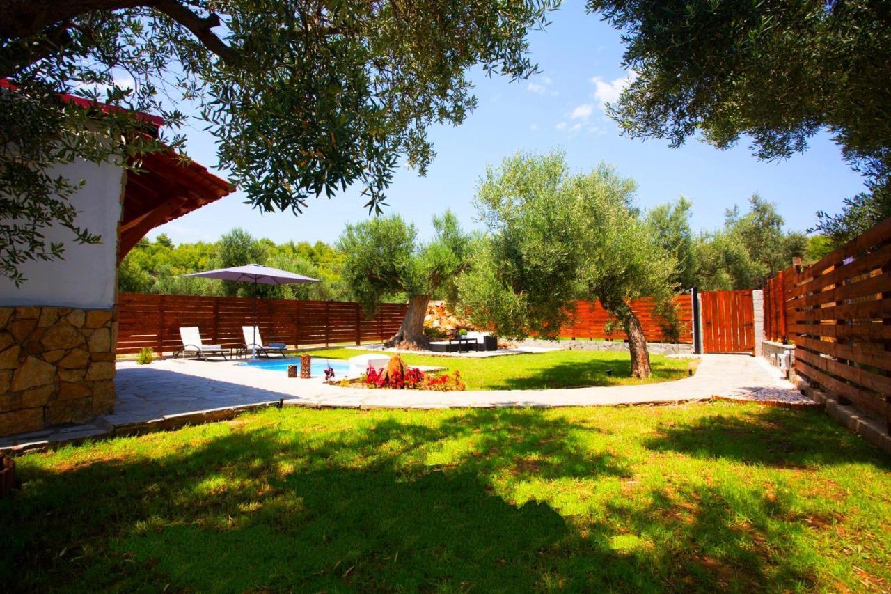 Salonikiou Beach Apartments & Villas Agios Nikolaos  Exterior foto
